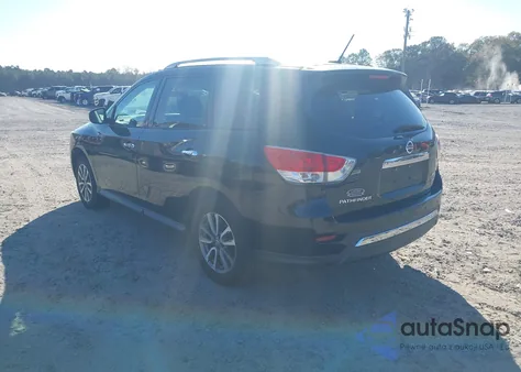 2013 Nissan Pathfinder S z USA, uszkodzony, nr VIN 5N1AR2MM2DC648975